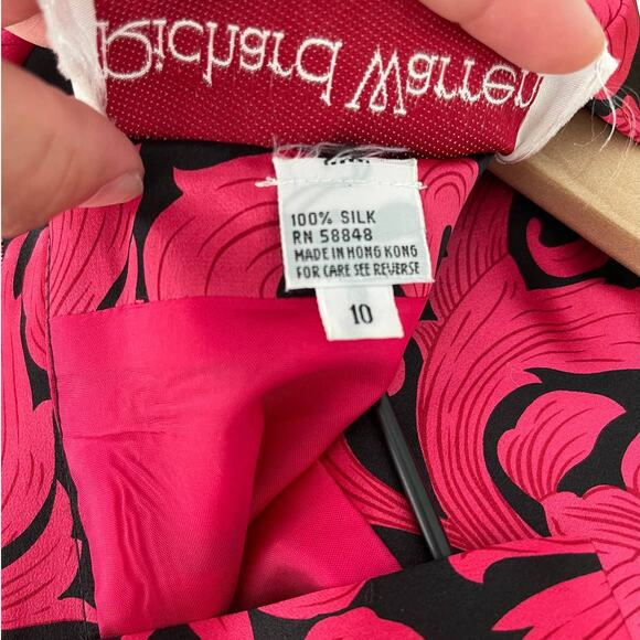 Vintage Richard Warren 100% Silk Blouse Size 10 Red and Black Floral Peplum - Picture 7 of 7